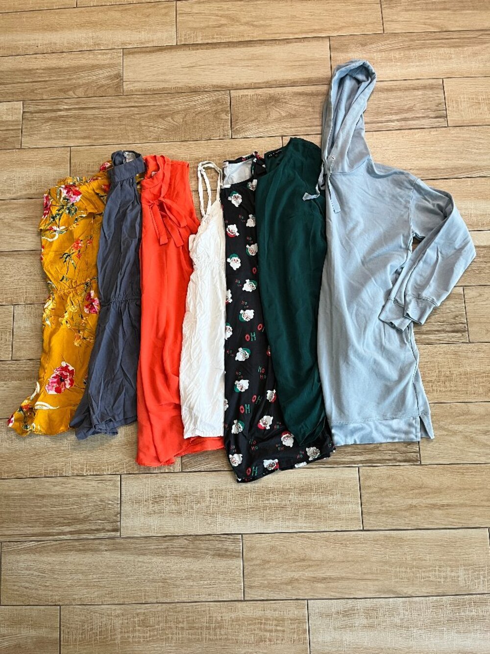 Womens Bundle of 2 Rompers + 5 Dresses - XS